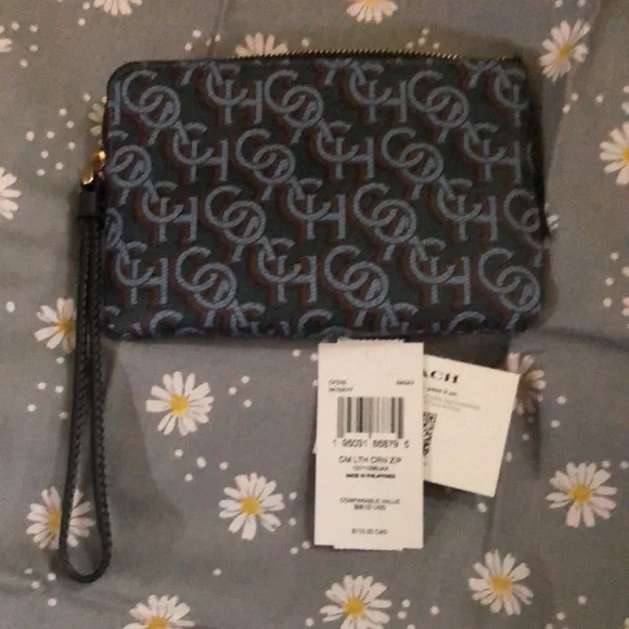 New coach wristlet! - Picture 3 of 3